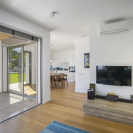 Zen Villa Protarász